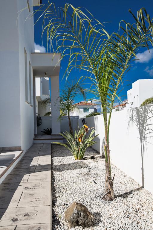 Avra Villas Paralimni Ruang foto