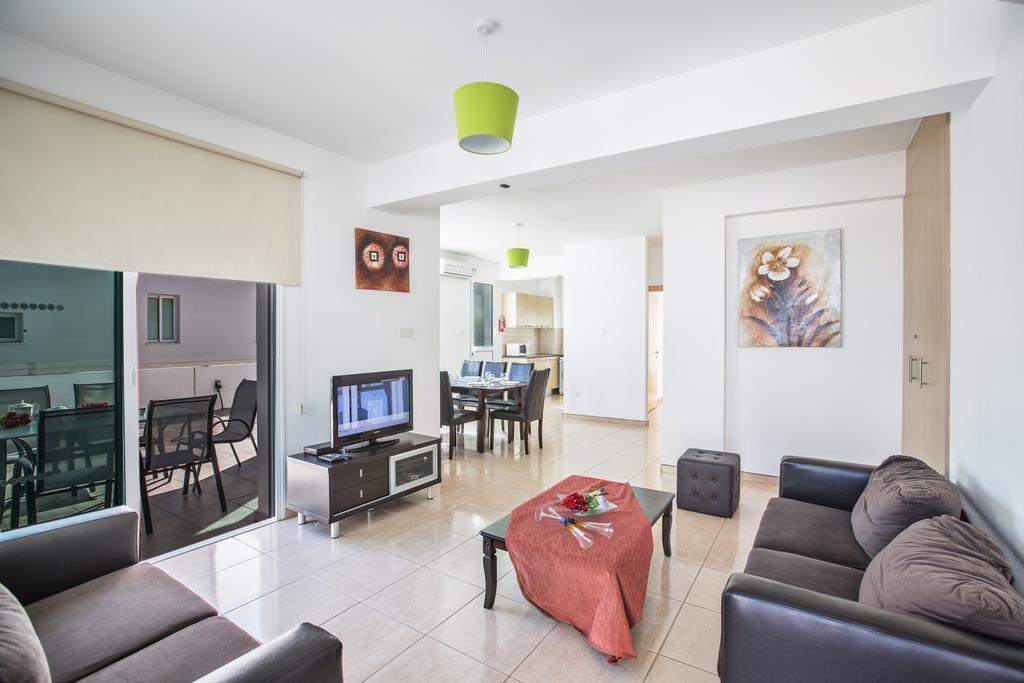 Avra Villas Paralimni Ruang foto