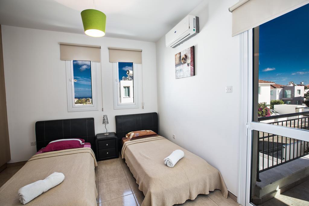 Avra Villas Paralimni Ruang foto