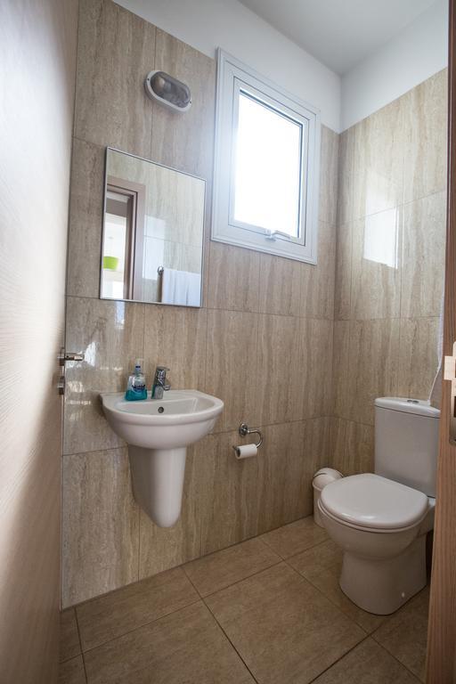 Avra Villas Paralimni Ruang foto