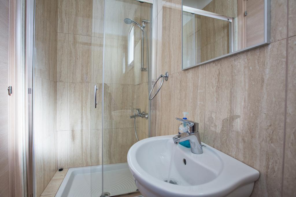 Avra Villas Paralimni Ruang foto
