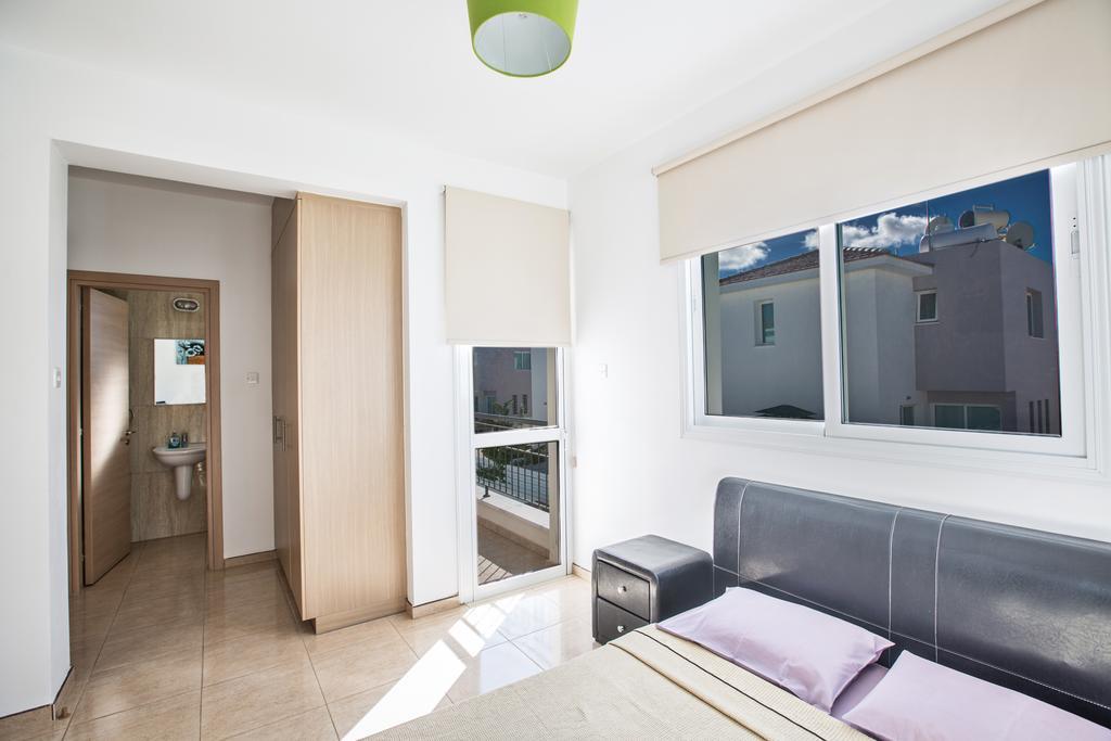 Avra Villas Paralimni Ruang foto