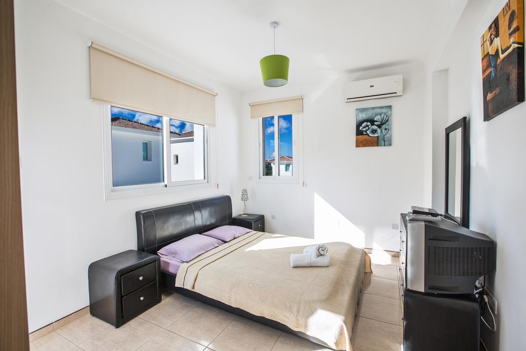 Avra Villas Paralimni Ruang foto